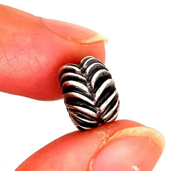 Retired Pandora Ridge Charm - Picture 3 of 4